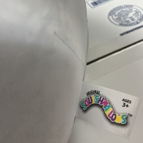 SQUISHMALLOW- CHARLIZE the yellow and gray cockatiel Squishmallow plushy - Picture 4 of 4